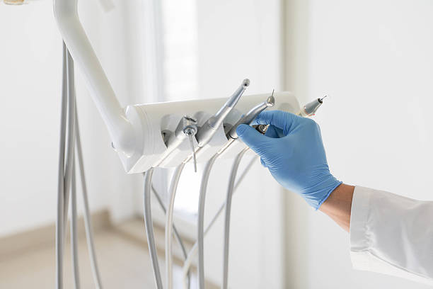 24/7 Emergency Dental Veneers experts in Malone, FL